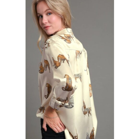 NWT White with Leopard Button Down Shirt - Size Small - Picture 1 of 12